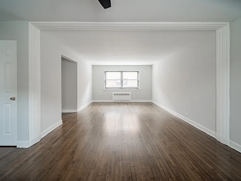 Dining Room 7361-1S