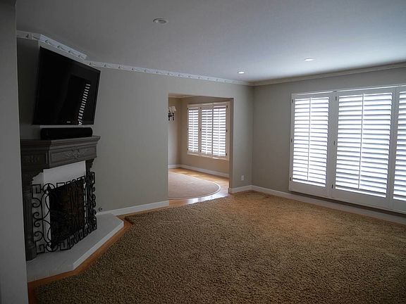 3rd image of 534 Spruce St