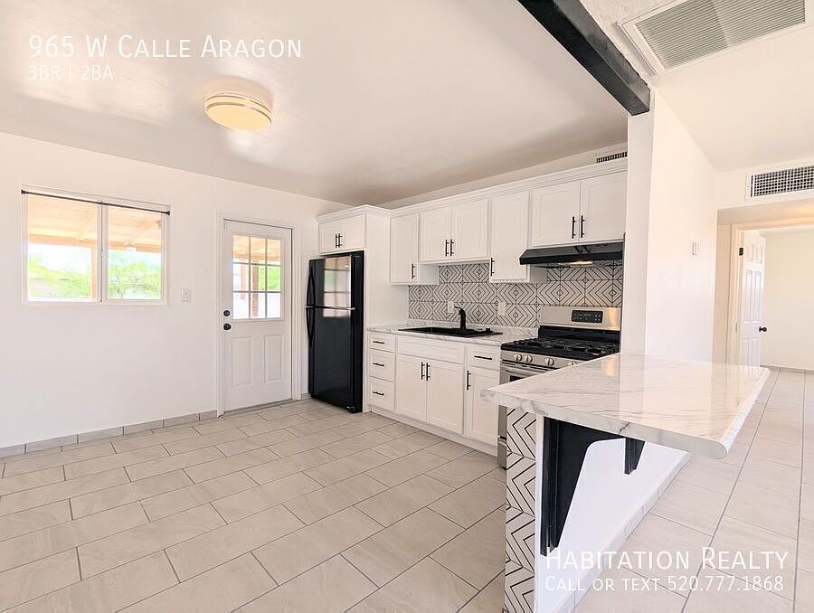 1st image of 965 W Calle Aragon