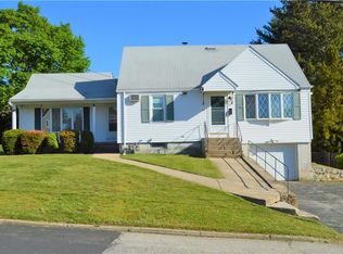63 Westfield Dr, Cranston, RI 02920