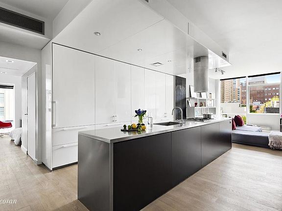 3rd image of 245 10th Ave APT 6E