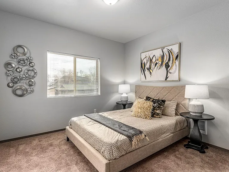 2513 N Regal St — Photo 10