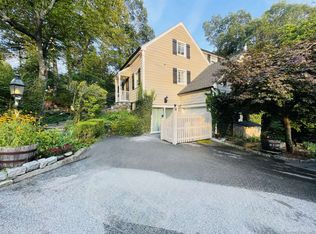 12 Inglenook Dr, New Fairfield, CT 06812