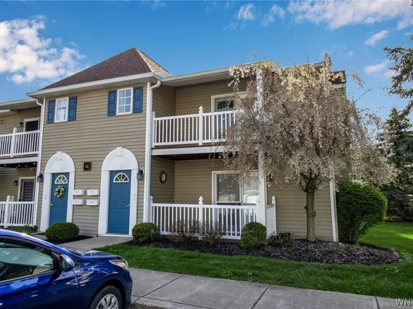 16 Brookfield Ln Unit 4, Buffalo, NY 14227