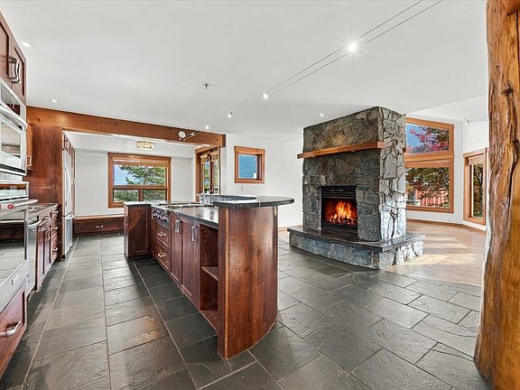 5th image of 1777 Pinewood Dr