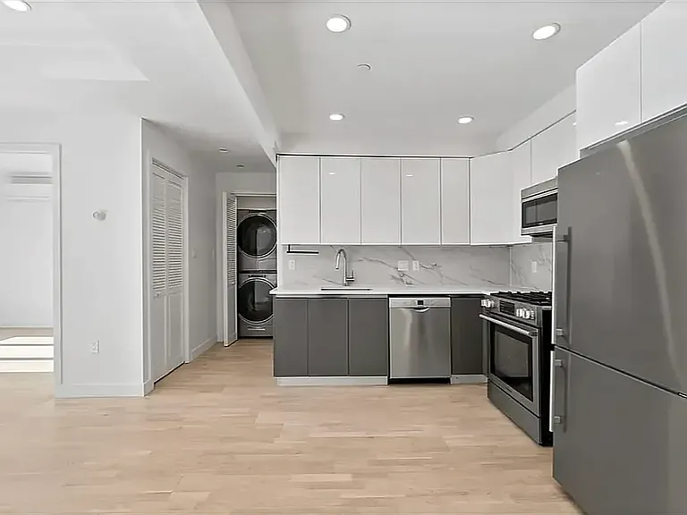 2600 7th Ave #3Z — Photo 5