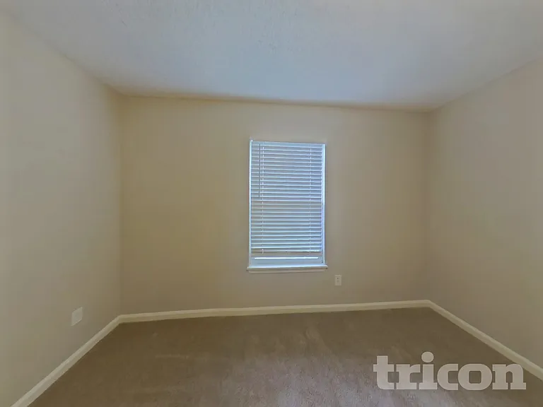 3099 Wavering Ln — Photo 9