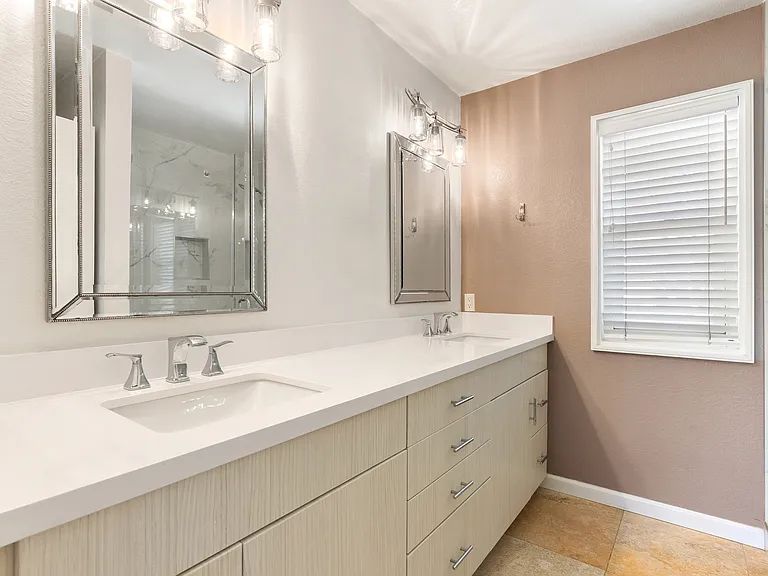18 Meadowood — Photo 28