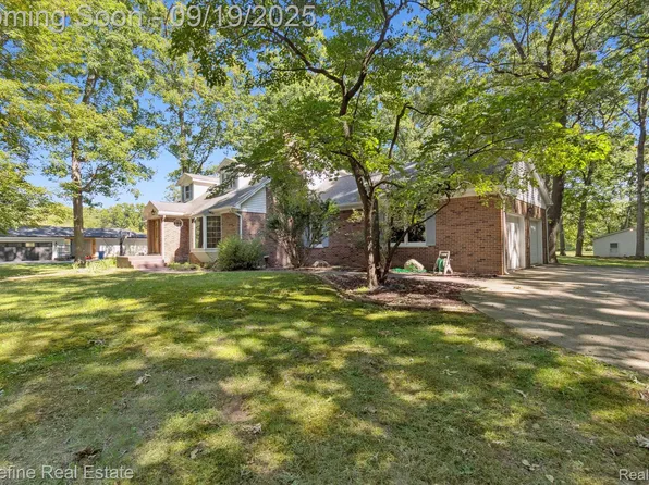 3777 Dorr Rd, Brighton, MI 48116