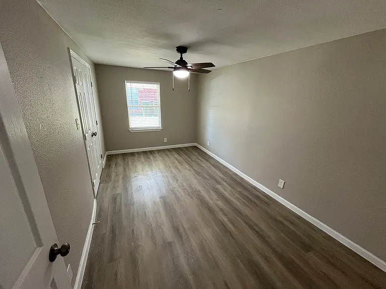 1215 H Pl — Photo 4