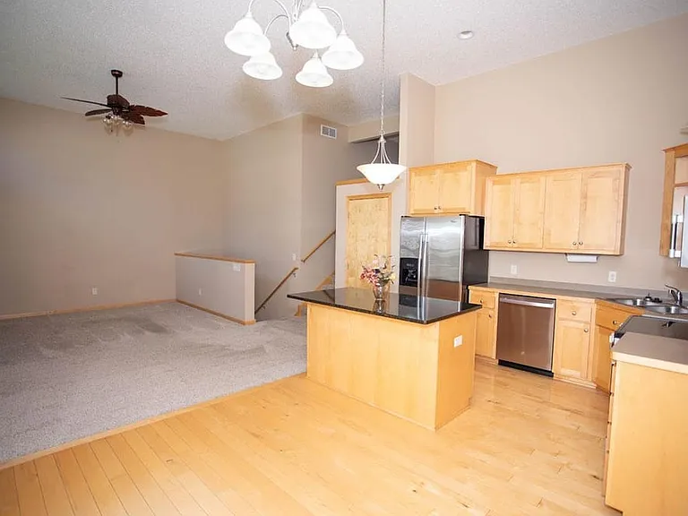 3175 Frontier Dr — Photo 7