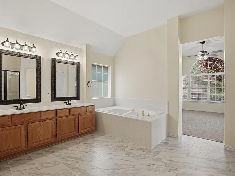 6613 Barclay Ln — Photo 12