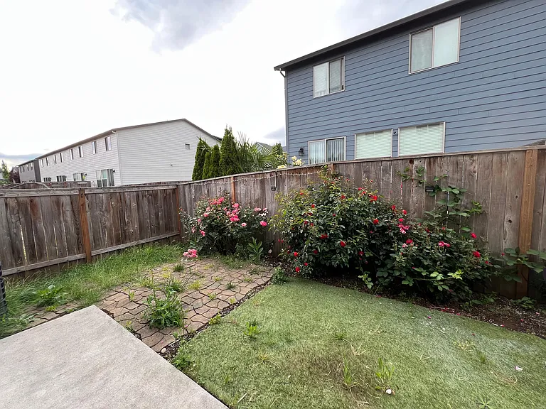12306 NE 116th St — Photo 8