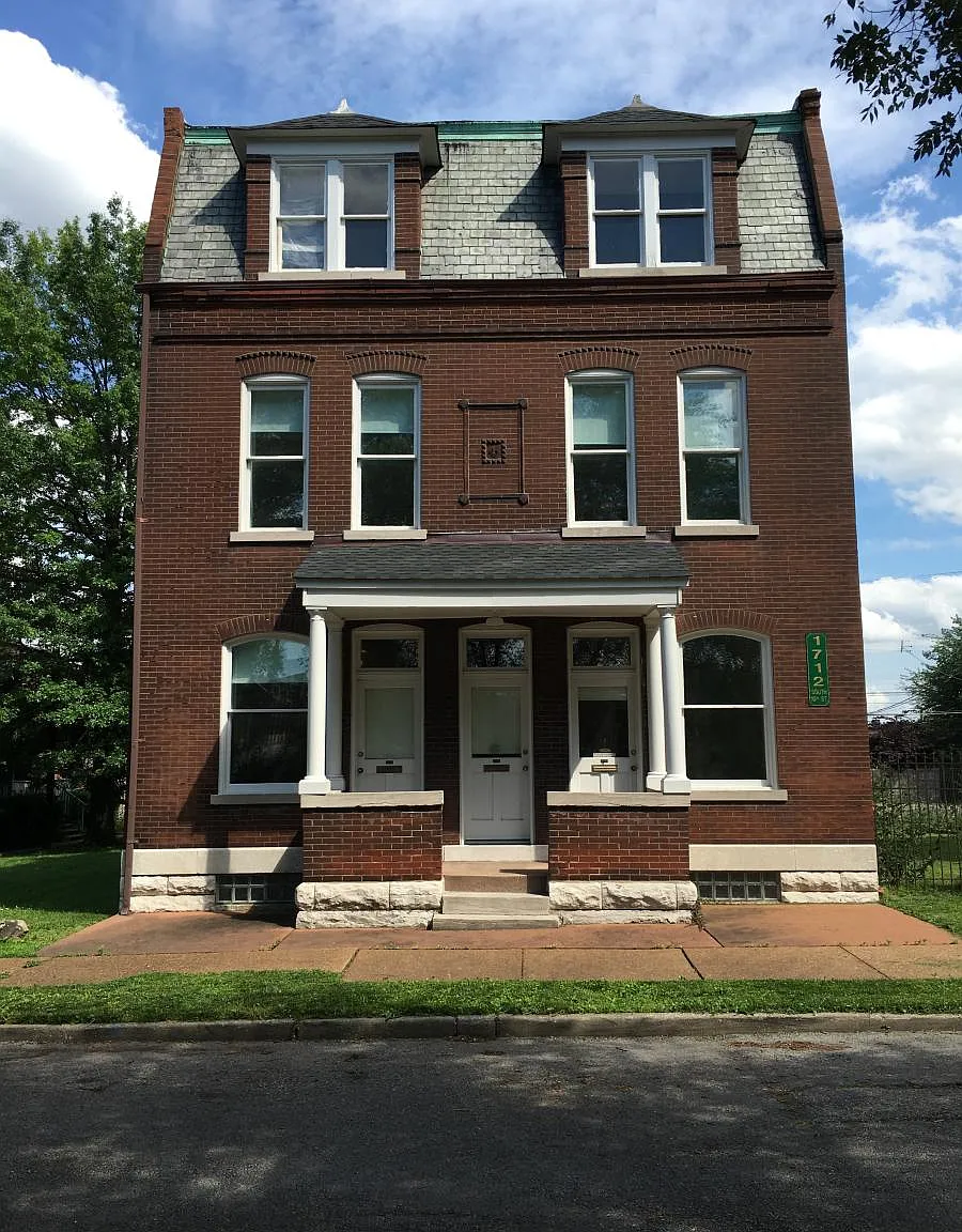 1712 S 10th Street — Photo 1