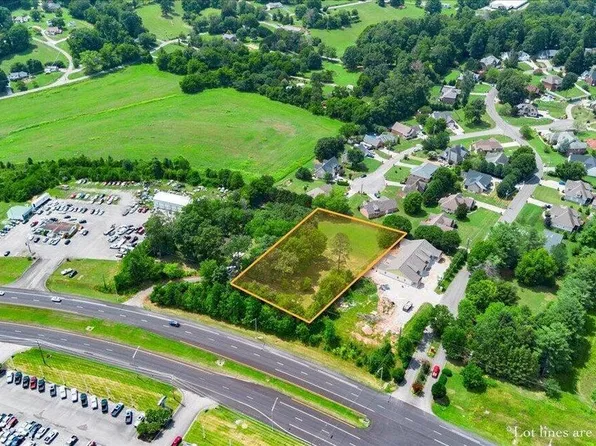 2025 N Charles G Seivers Blvd, Clinton, TN 37716