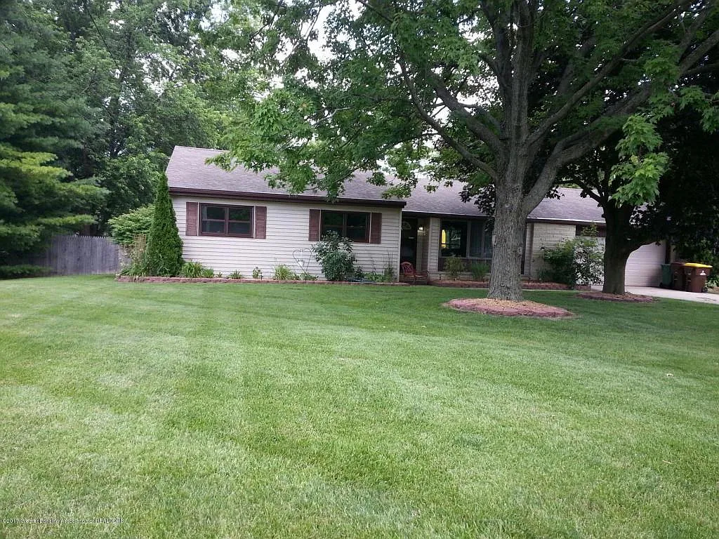 806 Lincoln Ct photo 1