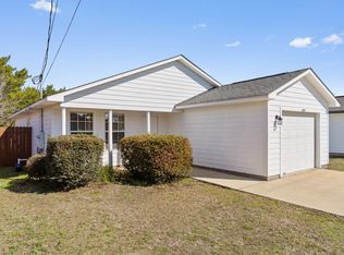 8484 Barrancas St, Navarre, FL 32566