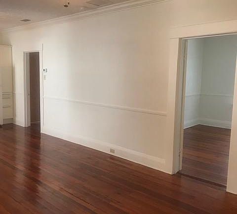 5th image of 3016 W Chapin Ave
