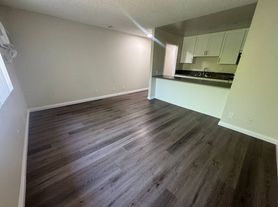 8614 Foothill Blvd