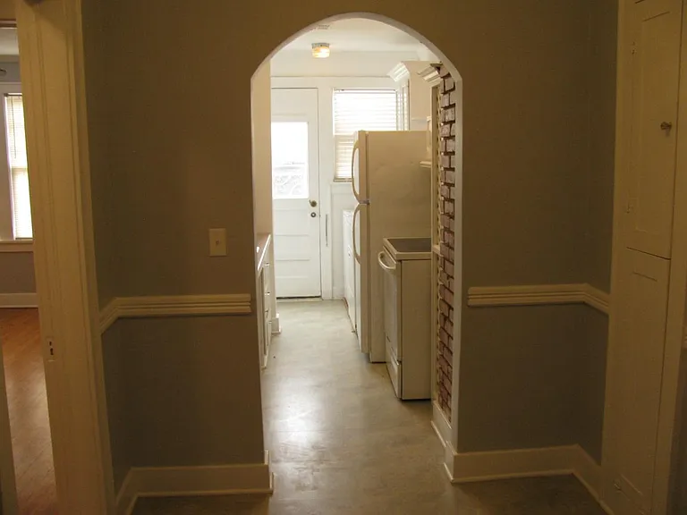527 NW 32nd St — Photo 5