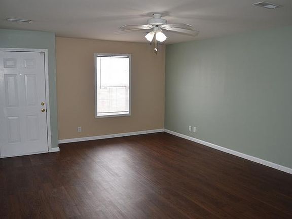 2nd image of 256 Executive Ave APT B