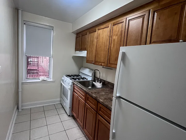 2078 Cropsey Ave #3C — Photo 2