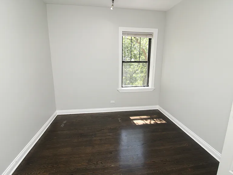 1542 W Waveland Ave #1 — Photo 9