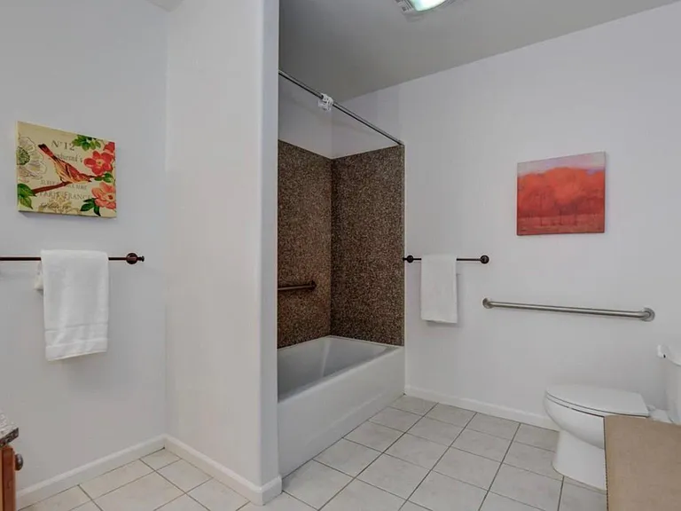 88 N Jackson Ave #119 — Photo 4