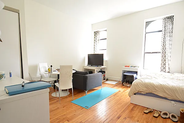 Rented by Keller Williams NYC | media 27