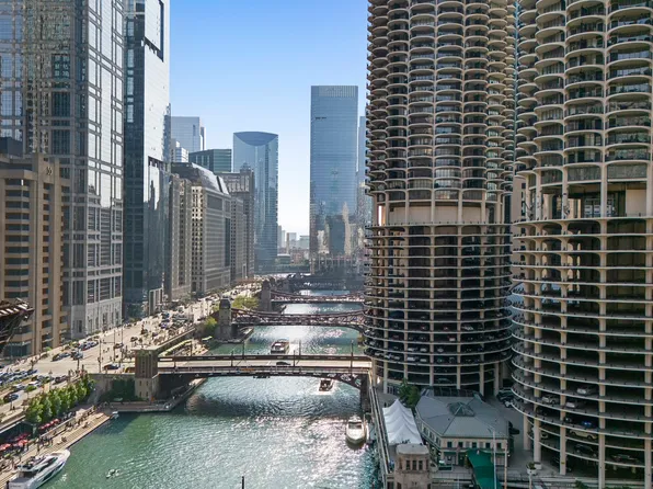 300 N State St APT 2824, Chicago, IL 60654