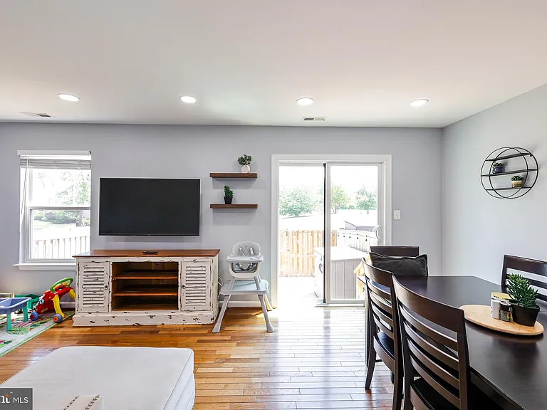341 Creekside Commons Ct — Photo 11