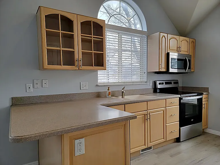 1528 W Duffys Ln — Photo 5