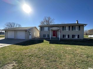 69 Bricker Cir, Avon, IL 61415