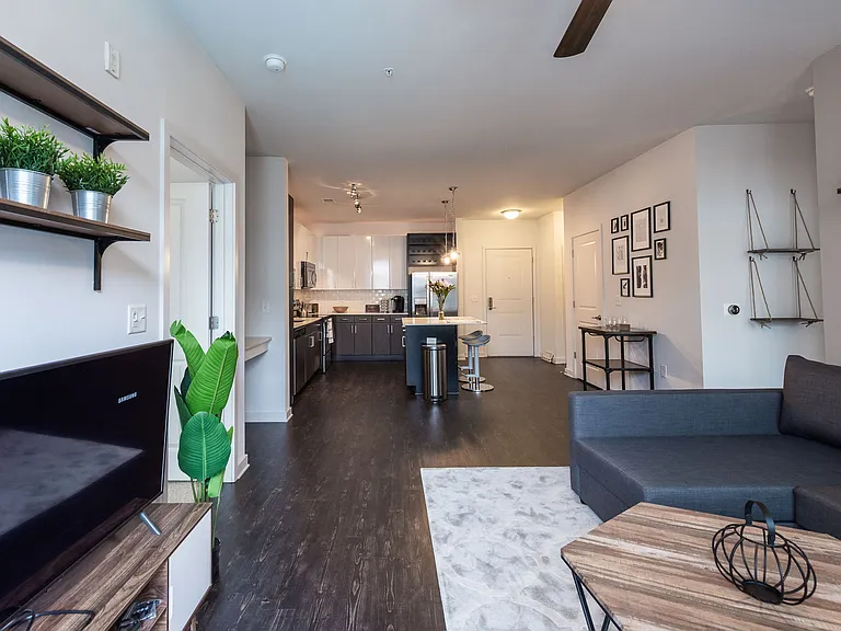 Station R Apartments — Photo 5