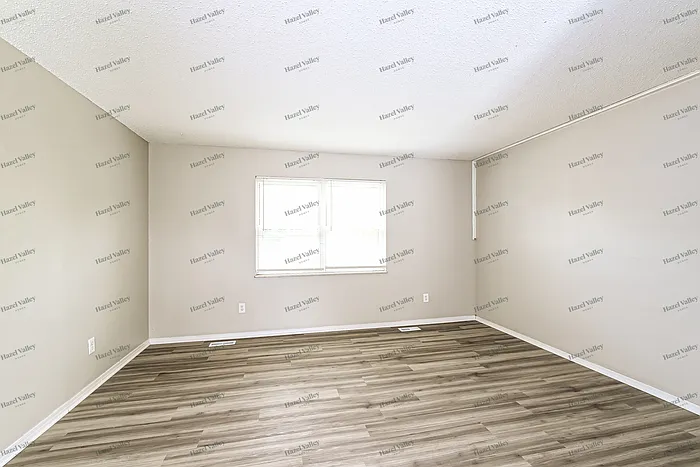 2340 Wharton Ct — Photo 4