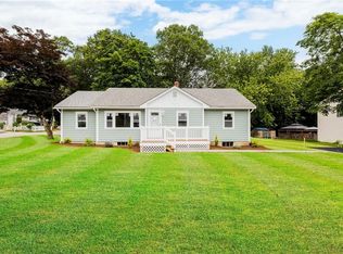 65 Harrop Ave, Warwick, RI 02886