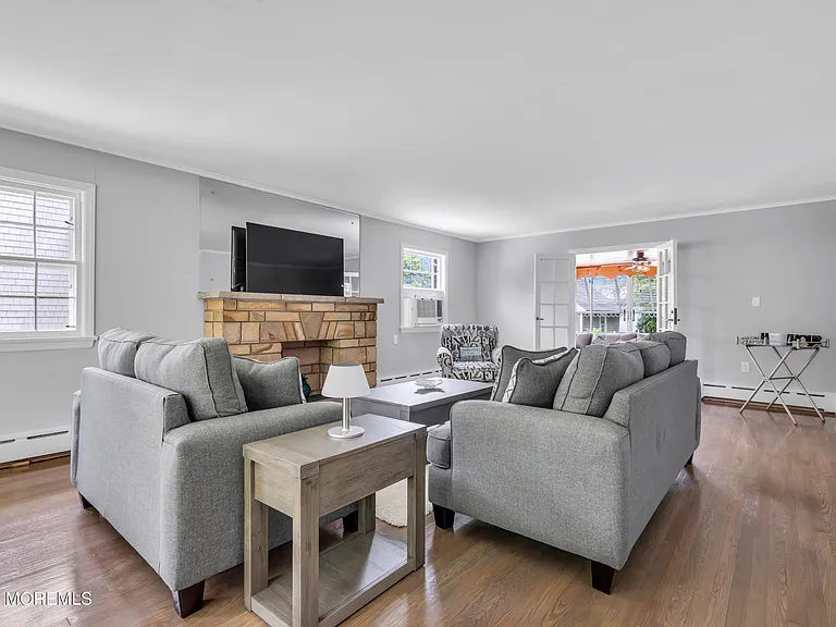 208 Trenton Blvd — Photo 4
