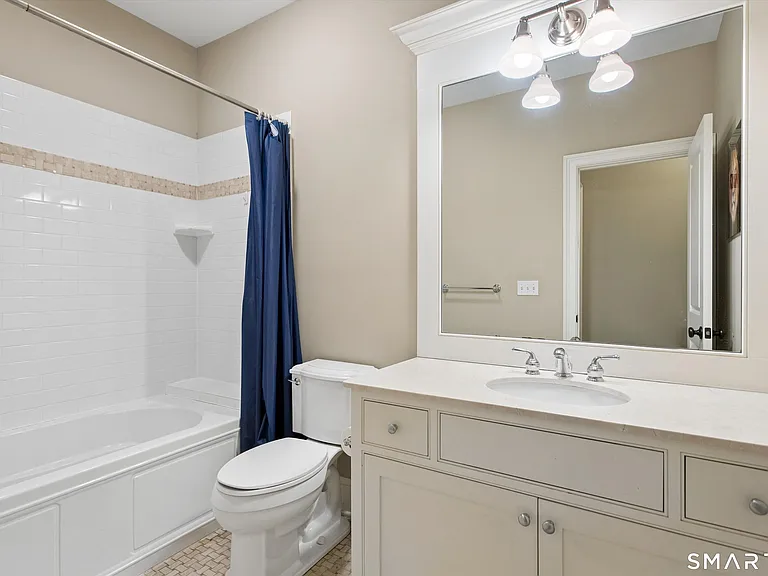 87 Kings Hwy S — Photo 25