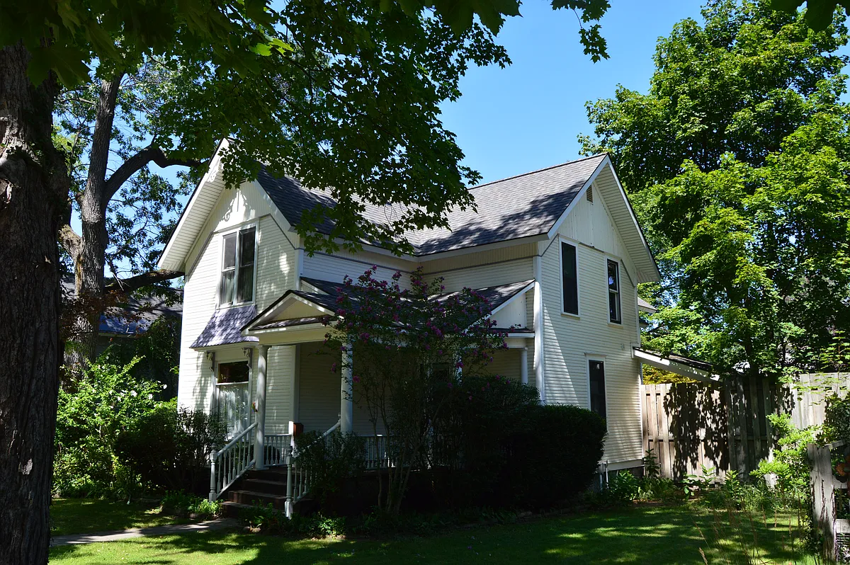 Building Photo - 727 Washington St
