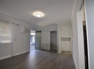 6830 Woodley Ave #15, Van Nuys, CA 91406