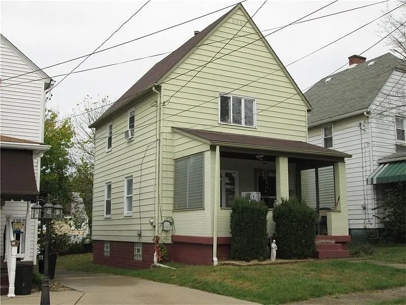 1724 Davidson St photo 1