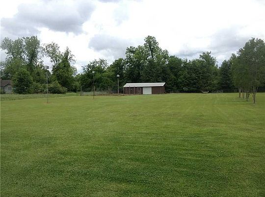 2nd image of 1633 Louis Ln