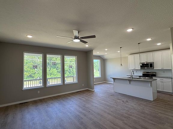 2nd image of 1429 S Barnard Way