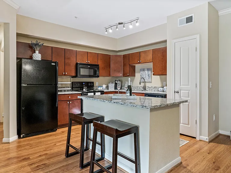 Riverwood Apartments — Photo 21