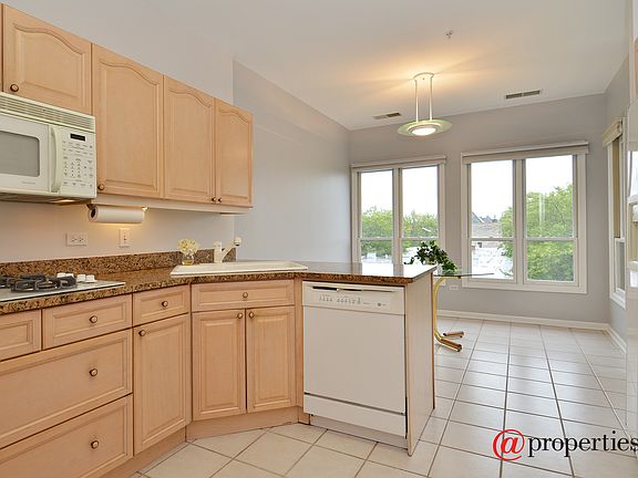 Kitchen / Breakfast Room