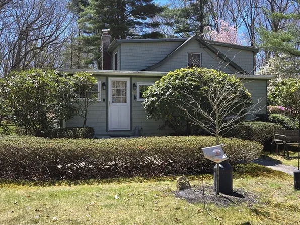 264 High St, Uxbridge, MA 01569