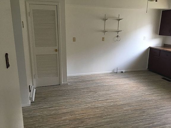 3rd image of 712 2nd Ave
