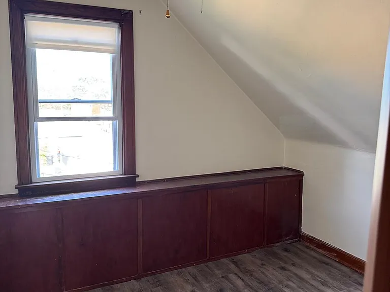 4354 S Packard Ave — Photo 8