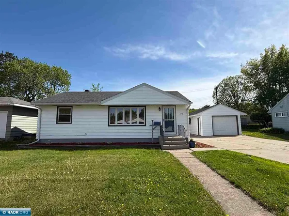 3313 Outer Dr, Hibbing, MN 55746