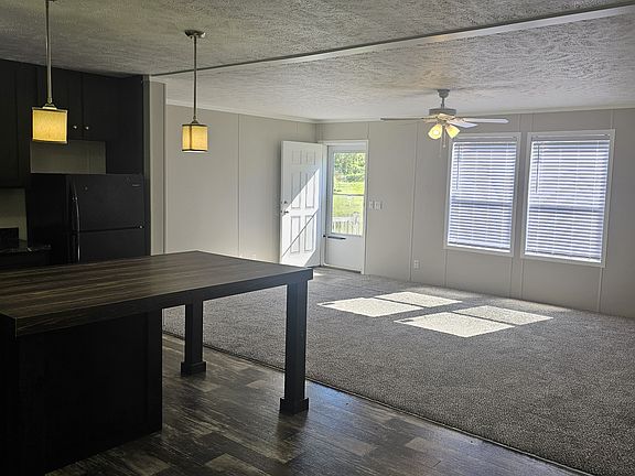 4th image of 154 Vanilla St